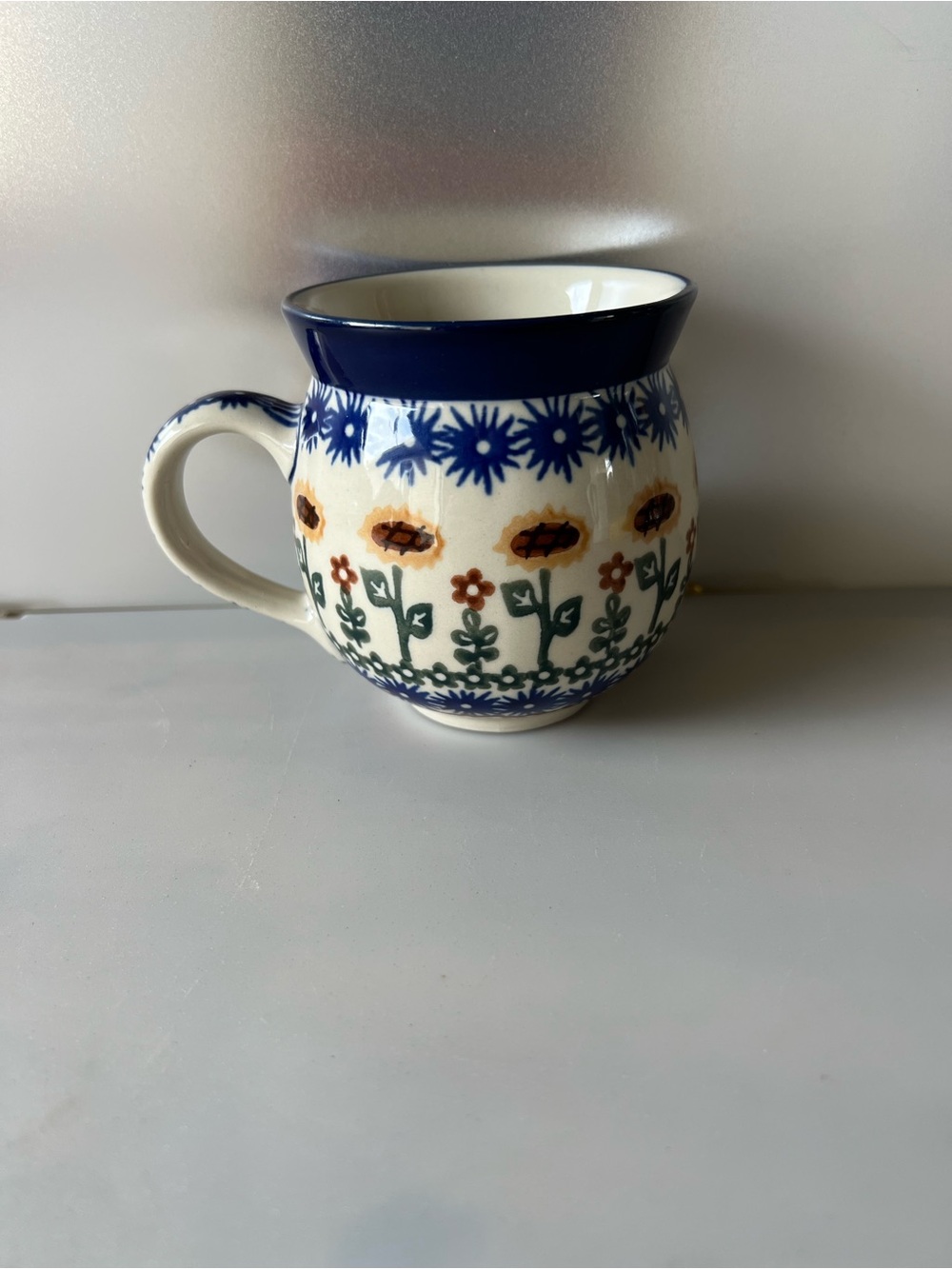 hand-painted Polish pottery bubble mug